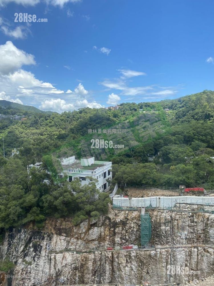 Hong Wah Court Sell 2 Bedrooms , 1 Bathroom 380 ft²