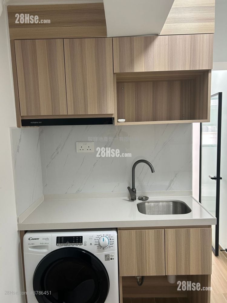 Golden Crown Court Rental 1 Bedroom , 1 Bathroom 160 ft²