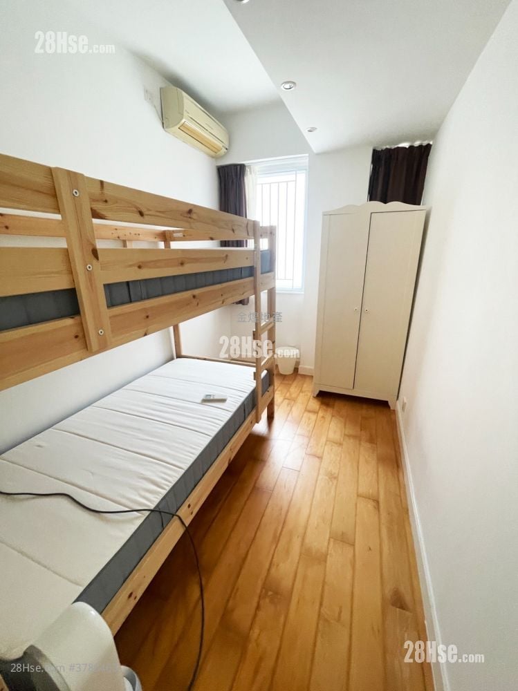 Village Tower Rental 3 Bedrooms 805 ft²