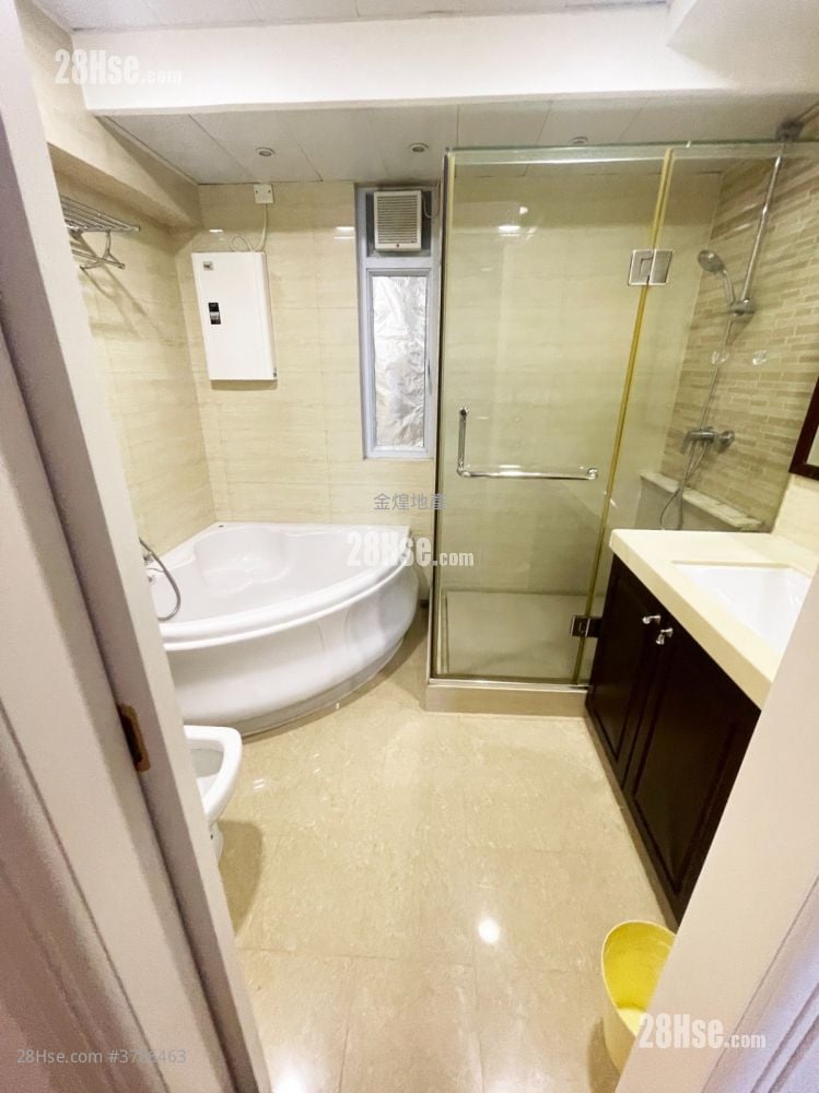 Village Tower Rental 3 Bedrooms 805 ft²