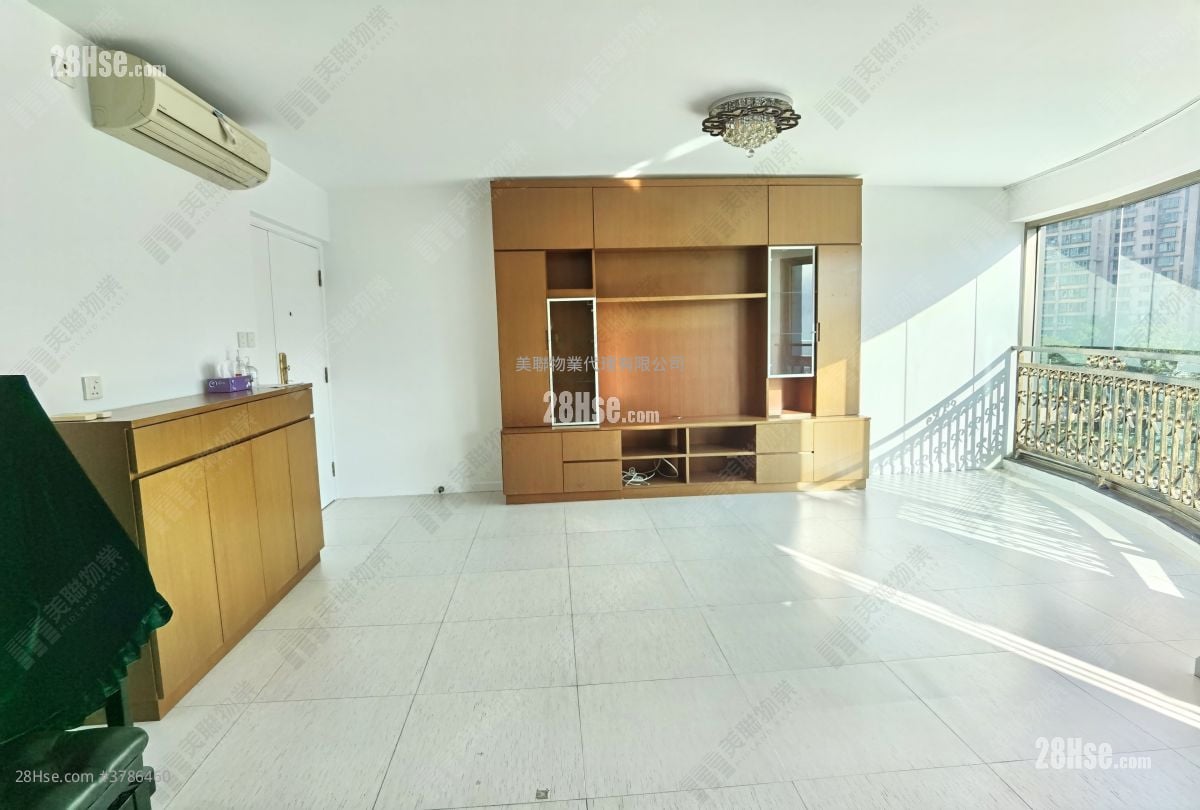 King's Park Villa Sell 3 Bedrooms , 2 Bathrooms 1,136 ft²