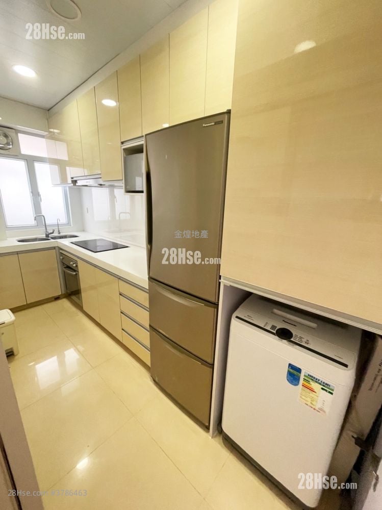 Village Tower Rental 3 Bedrooms 805 ft²