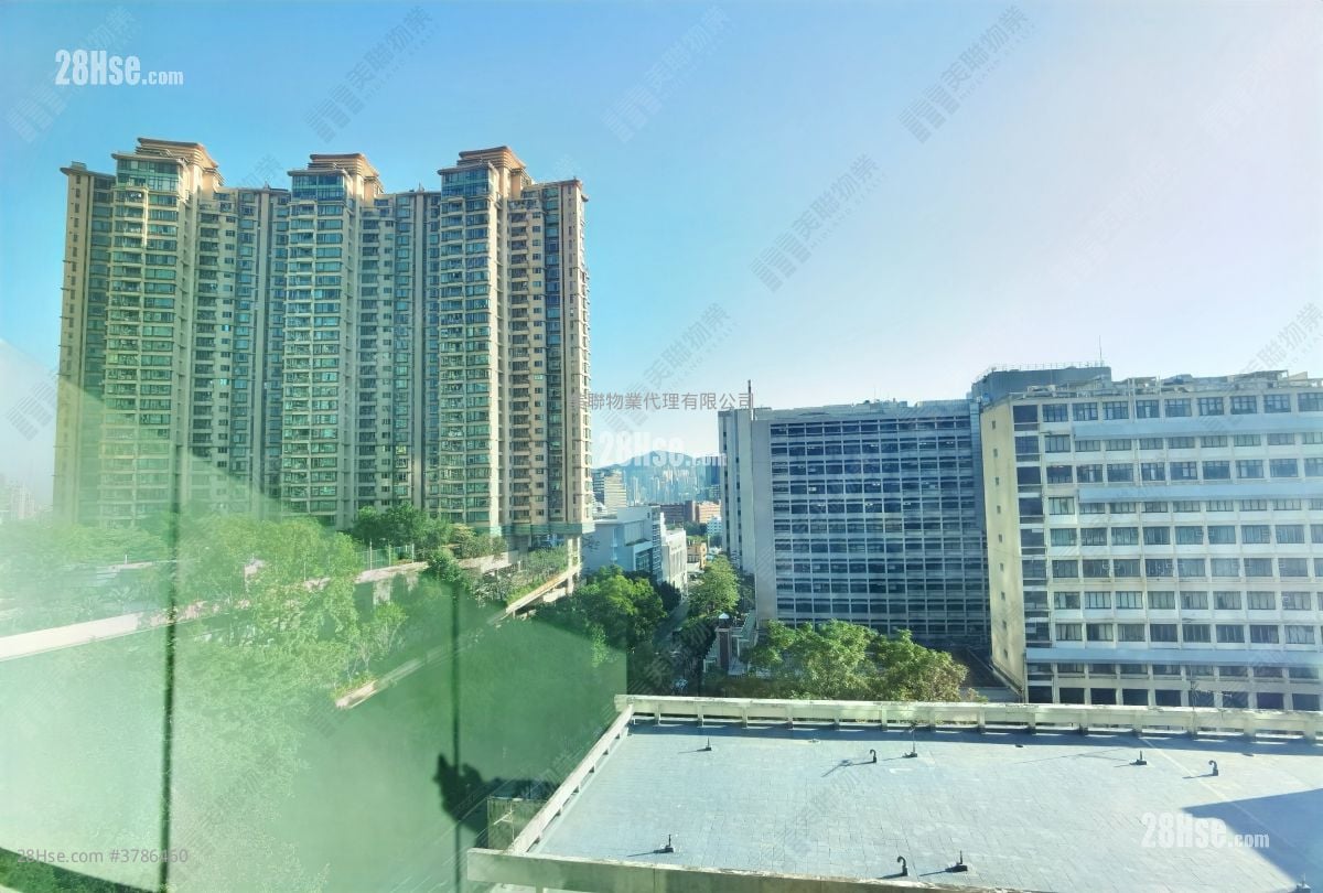 King's Park Villa Sell 3 Bedrooms , 2 Bathrooms 1,136 ft²