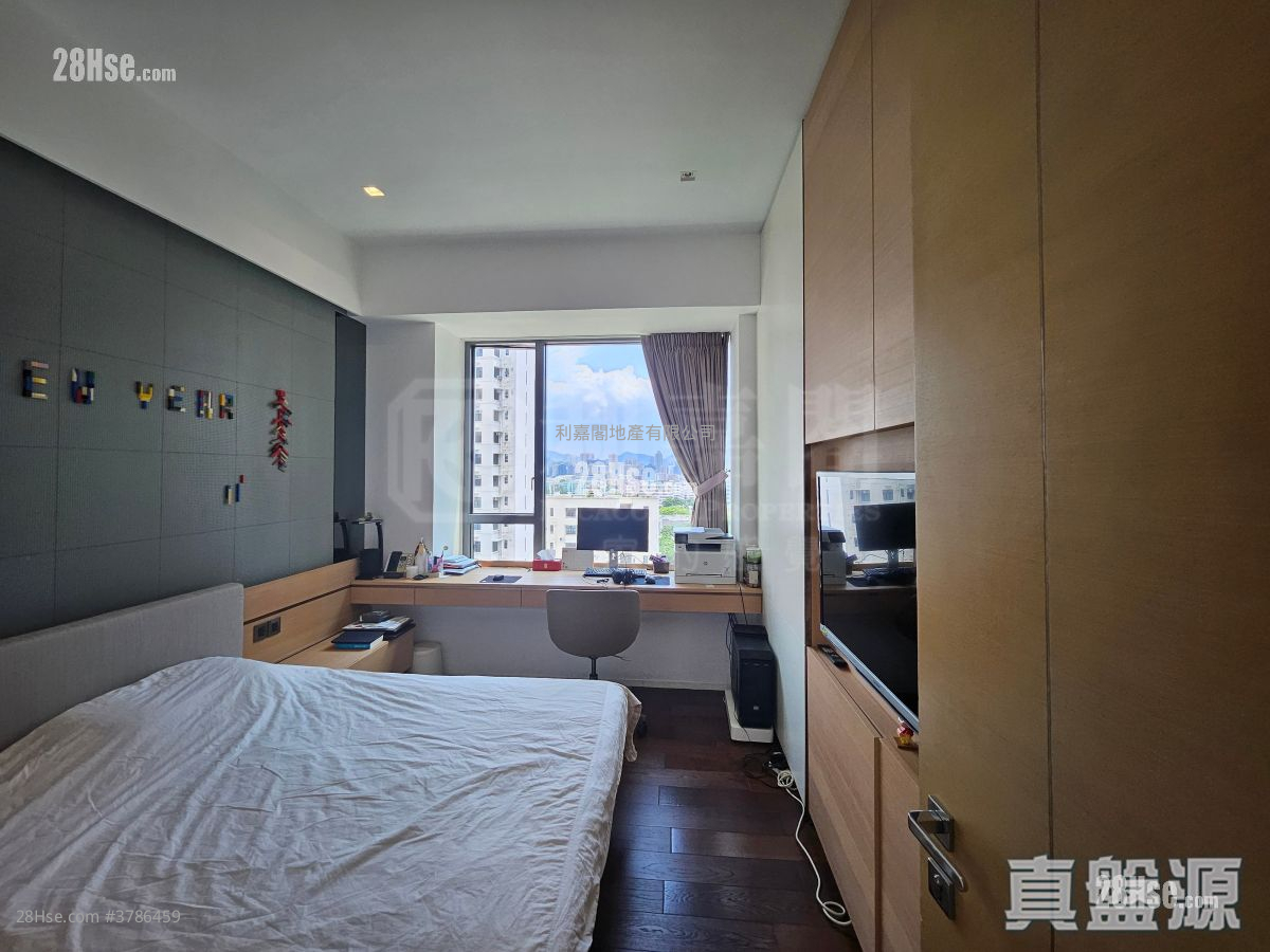 Eden Gate Sell 4 Bedrooms 1,575 ft²