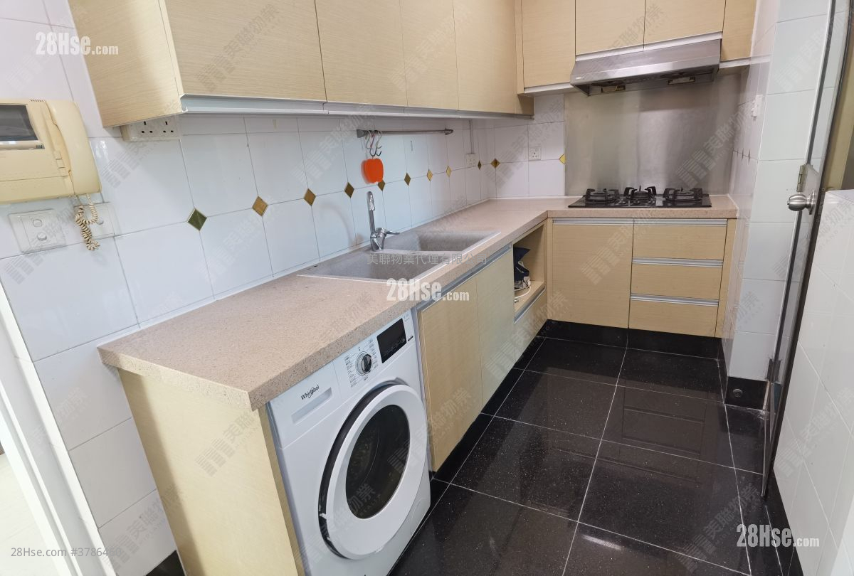 King's Park Villa Sell 3 Bedrooms , 2 Bathrooms 1,136 ft²