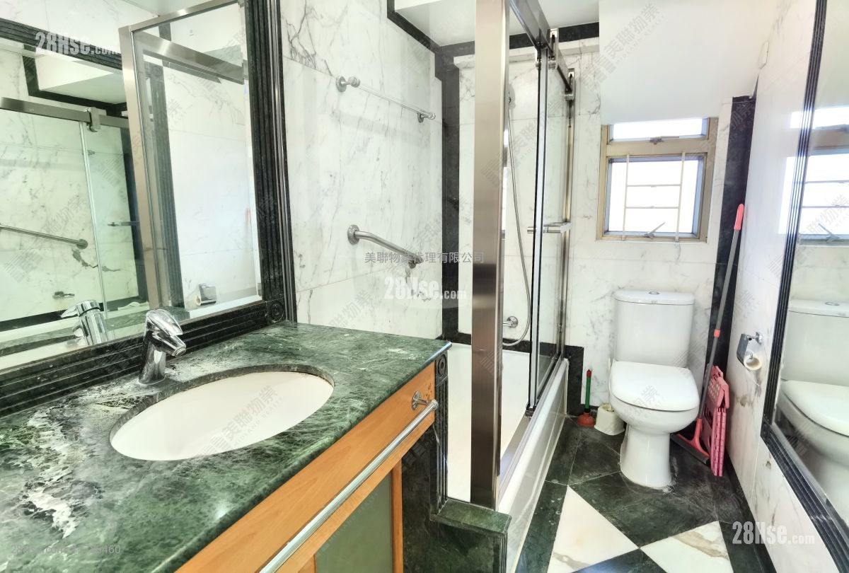 King's Park Villa Sell 3 Bedrooms , 2 Bathrooms 1,136 ft²