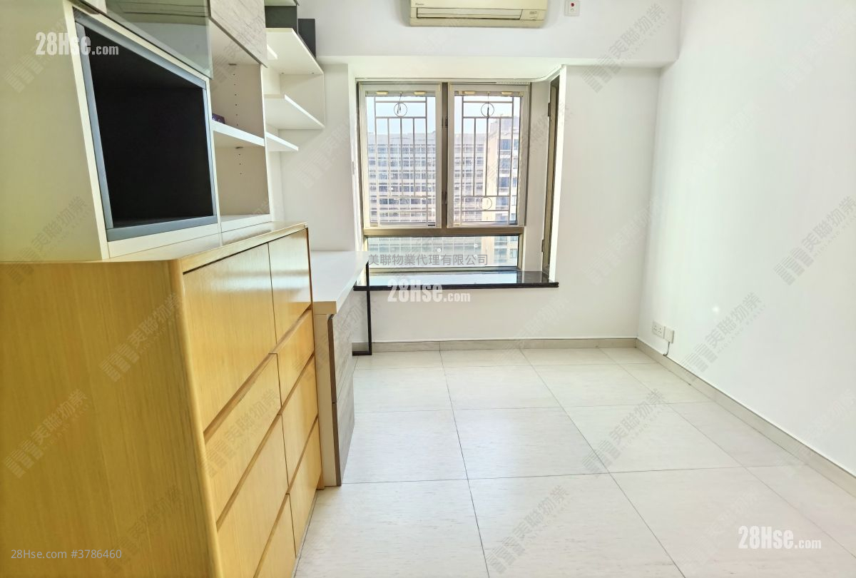 King's Park Villa Sell 3 Bedrooms , 2 Bathrooms 1,136 ft²