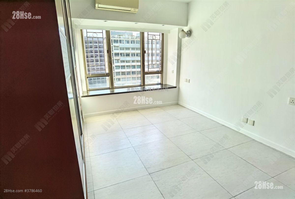 King's Park Villa Sell 3 Bedrooms , 2 Bathrooms 1,136 ft²