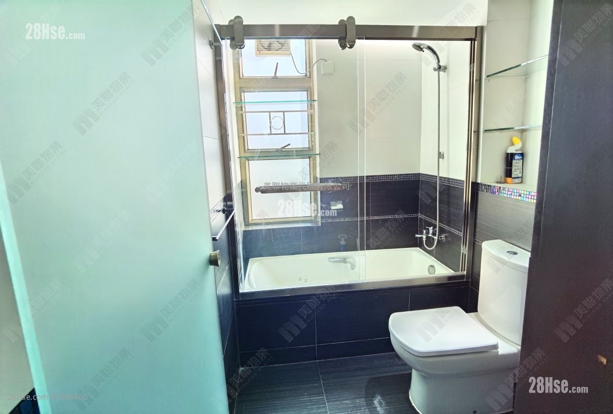 King's Park Villa Sell 3 Bedrooms , 2 Bathrooms 1,136 ft²