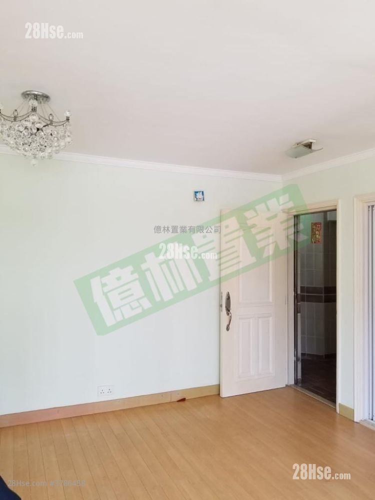 Hong Wah Court Sell 2 Bedrooms , 1 Bathroom 423 ft²