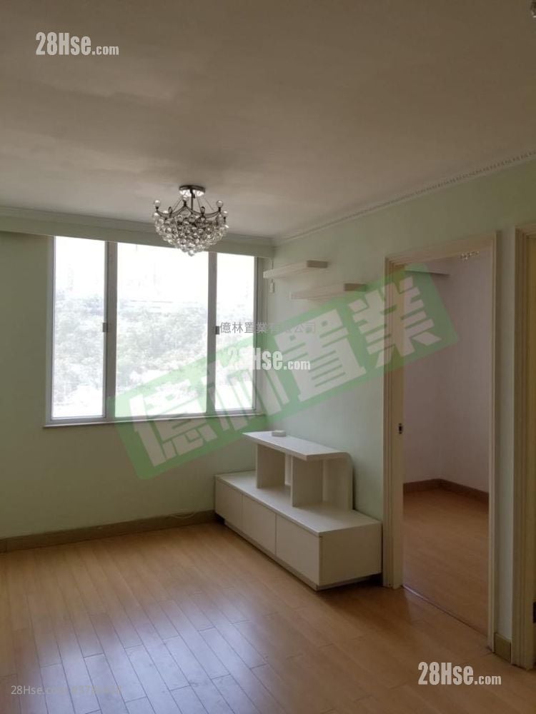 Hong Wah Court Sell 2 Bedrooms , 1 Bathroom 423 ft²