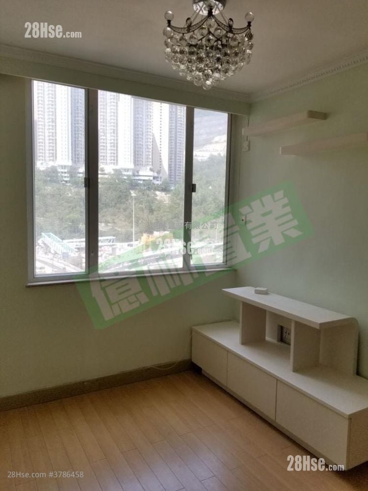 Hong Wah Court Sell 2 Bedrooms , 1 Bathroom 423 ft²
