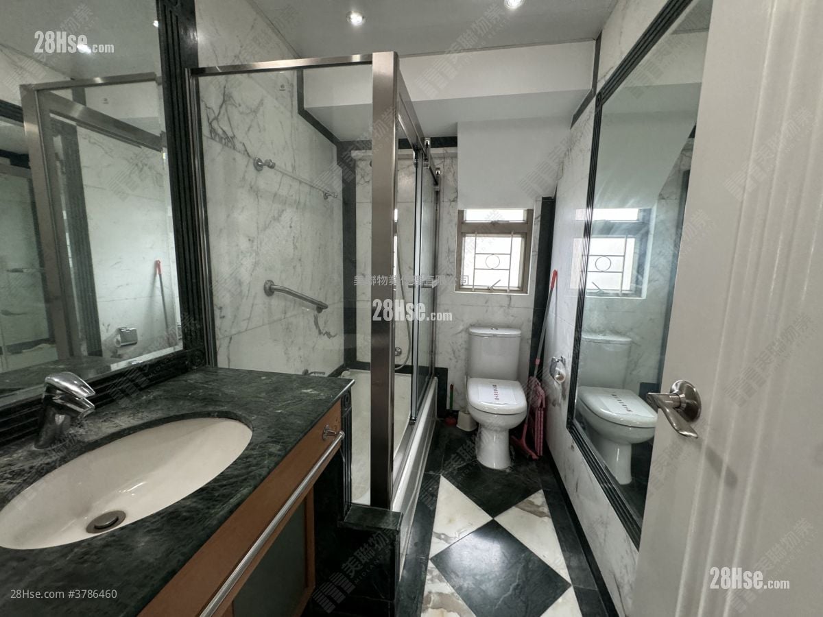 King's Park Villa Sell 3 Bedrooms , 2 Bathrooms 1,136 ft²