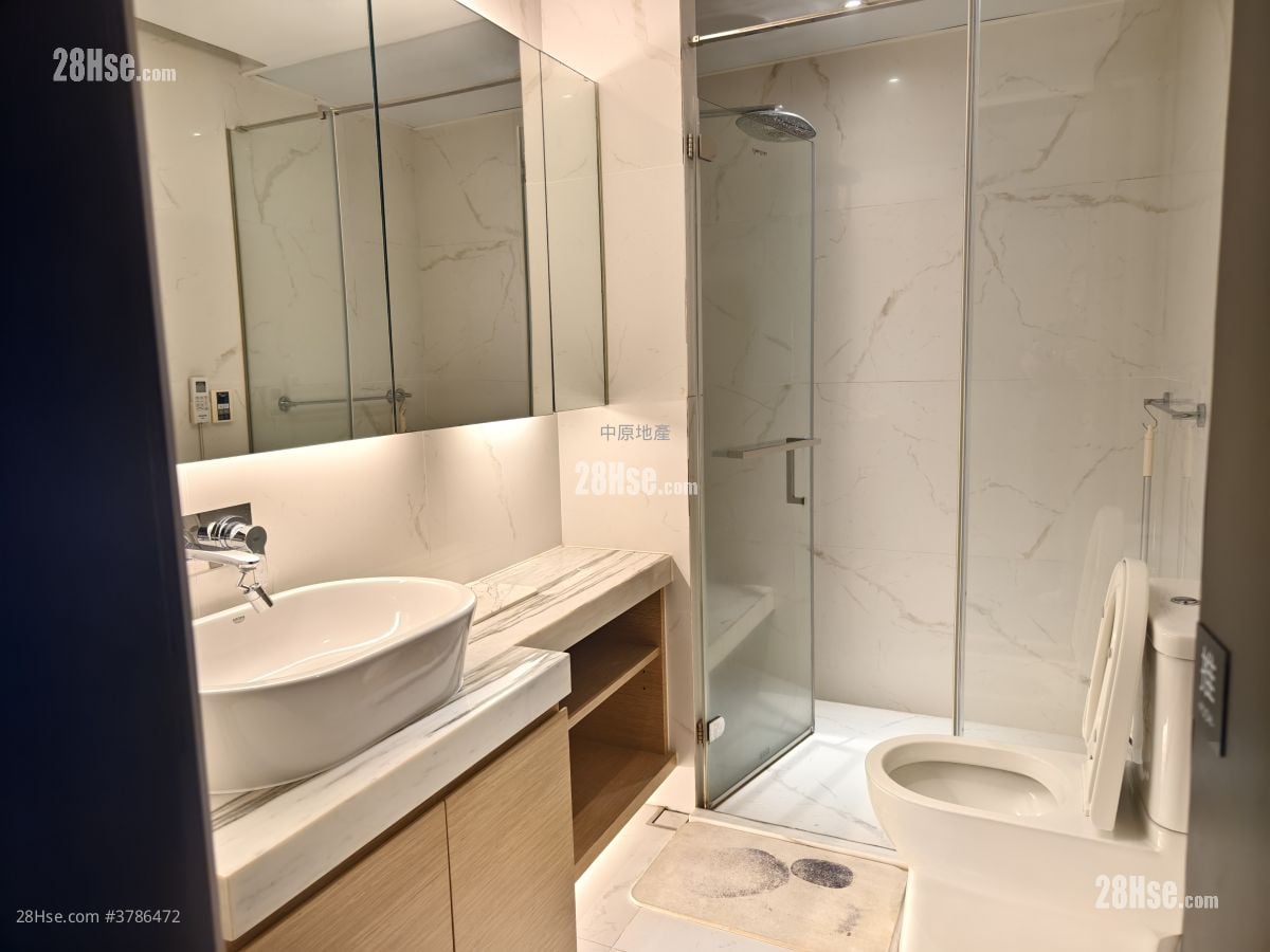 Celestial Heights Rental 3 Bedrooms , 3 Bathrooms 1,746 ft²