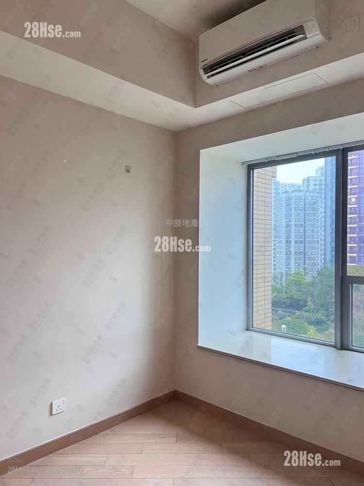 Century Gateway Rental 4 Bedrooms , 3 Bathrooms 815 ft²