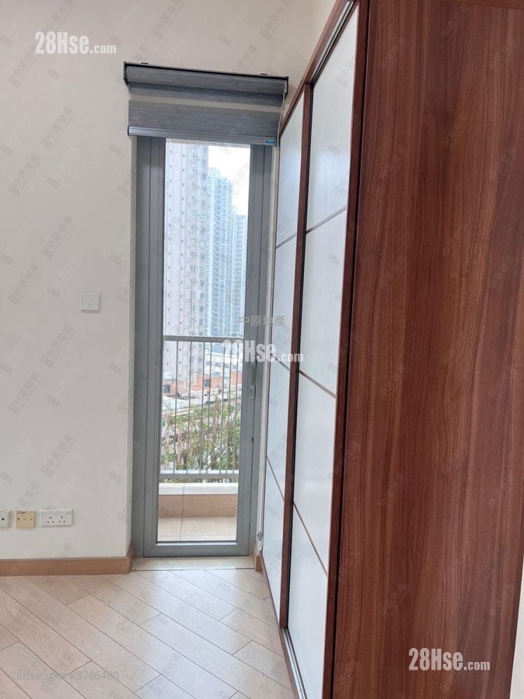 Century Gateway Rental 4 Bedrooms , 3 Bathrooms 815 ft²