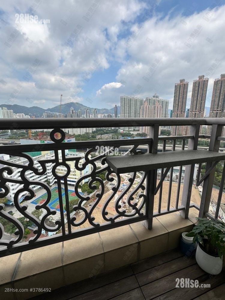 Hampton Place Sell 2 Bedrooms 463 ft²