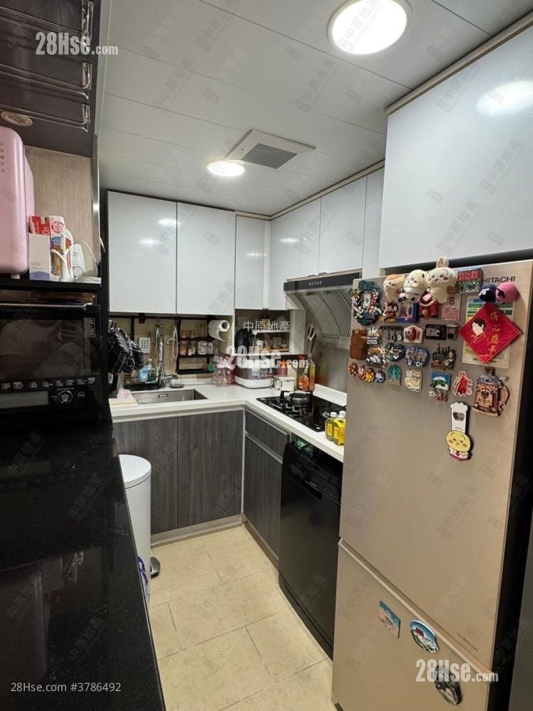 Hampton Place Sell 2 Bedrooms 463 ft²