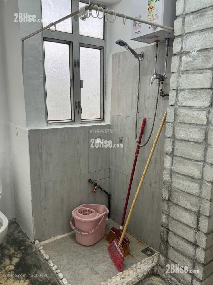 唐楼 租盘 3 房 , 1 浴室 278 平方尺