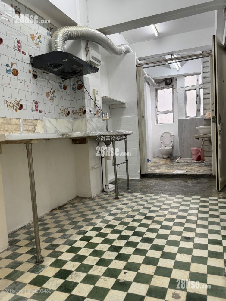 唐楼 租盘 3 房 , 1 浴室 278 平方尺