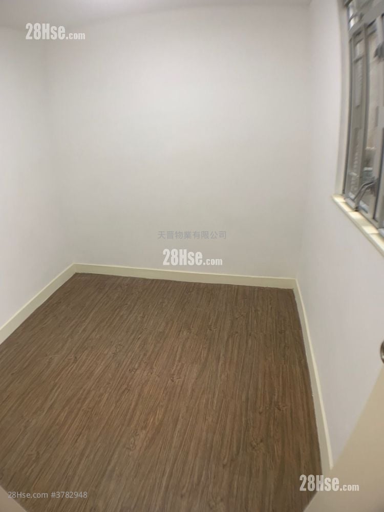 Sunshine Plaza Sell 2 Bedrooms , 1 Bathroom 314 ft²