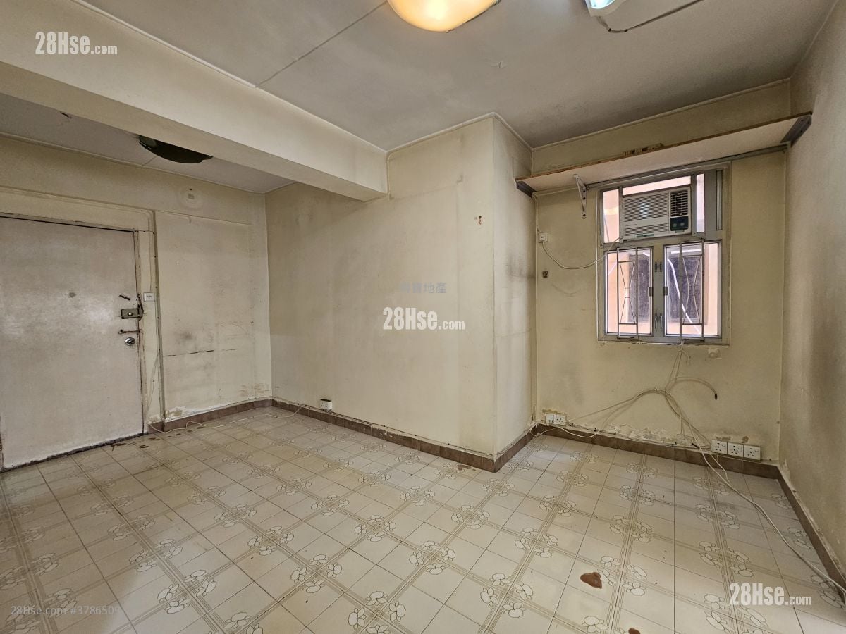 Apartment Sell 2 Bedrooms , 1 Bathroom 374 ft²