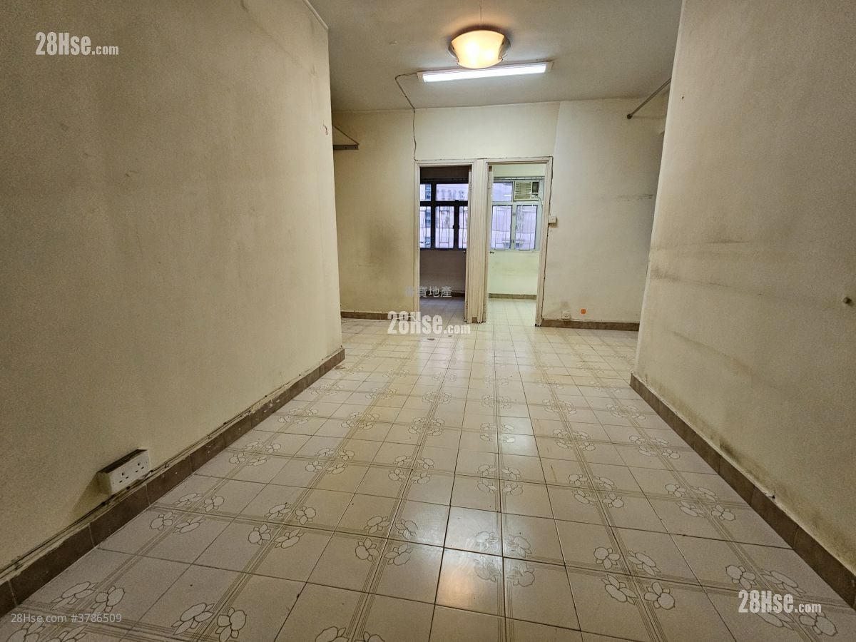 Apartment Sell 2 Bedrooms , 1 Bathroom 374 ft²