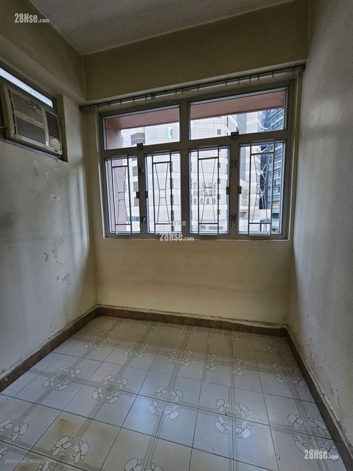 Apartment Sell 2 Bedrooms , 1 Bathroom 374 ft²