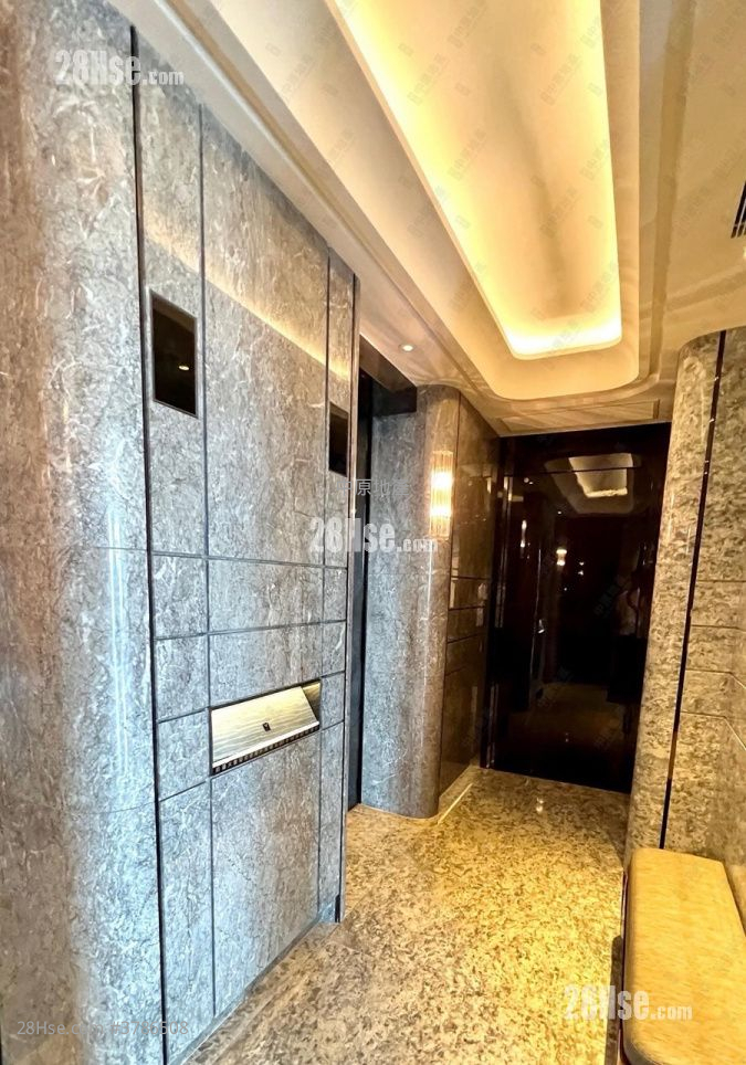 Ultima Sell 3 Bedrooms 894 ft²