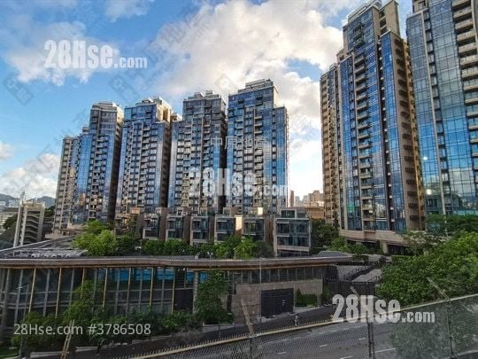 Ultima Sell 3 Bedrooms 894 ft²