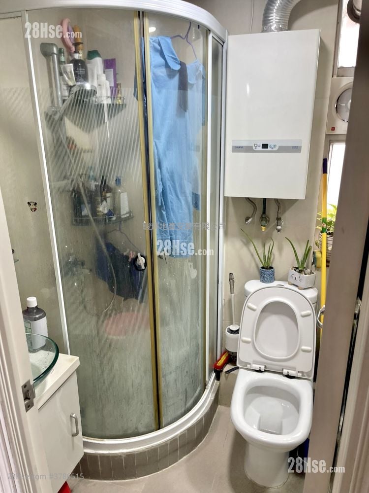 Shun Lee Building Sell 2 Bedrooms , 1 Bathroom 365 ft²