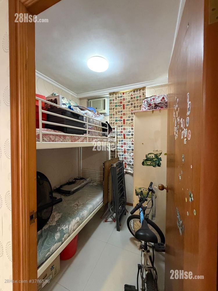 Ning Fung Court Sell 2 Bedrooms , 1 Bathroom 506 ft²