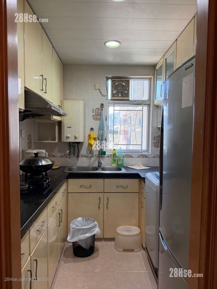 Ning Fung Court Sell 2 Bedrooms , 1 Bathroom 506 ft²