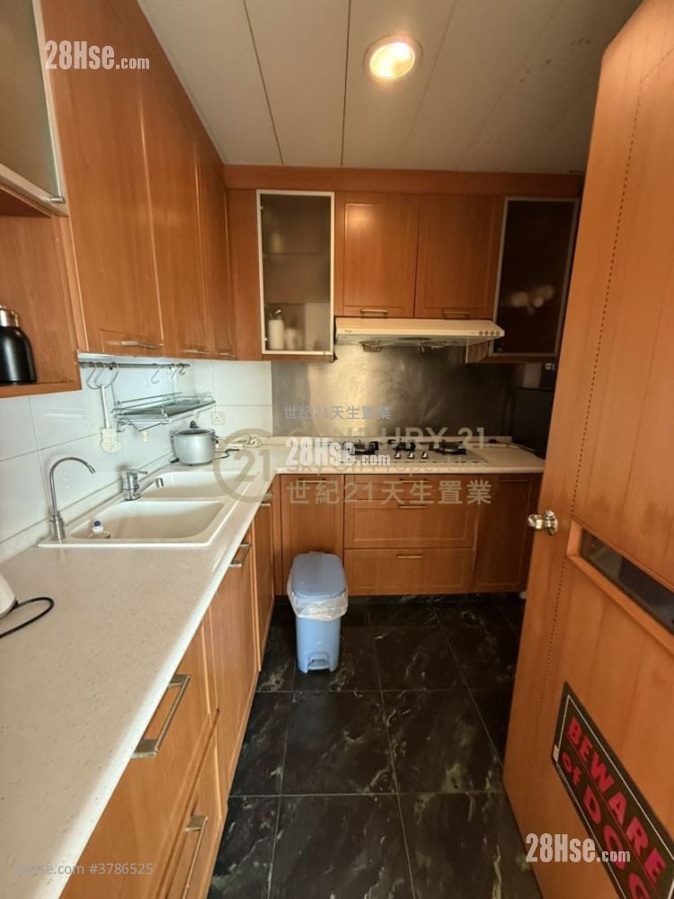 爱琴海岸 售盘 4 房 , 2 浴室 811 平方尺