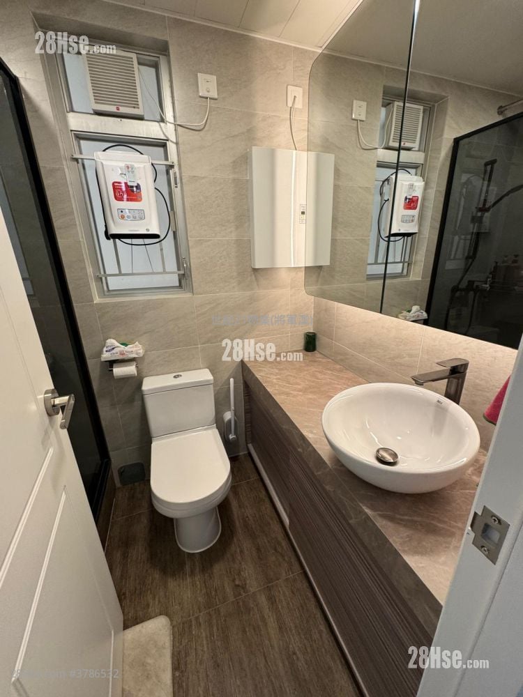 Choi Ming Court Sell 2 Bedrooms , 1 Bathroom 650 ft²