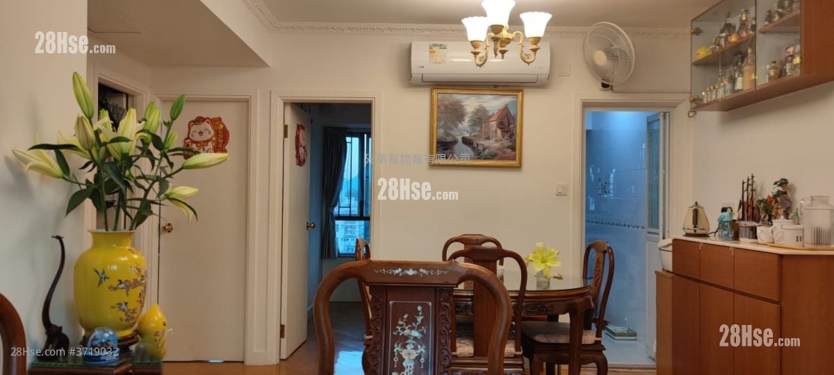 Chan Court Sell 3 Bedrooms , 2 Bathrooms 566 ft²