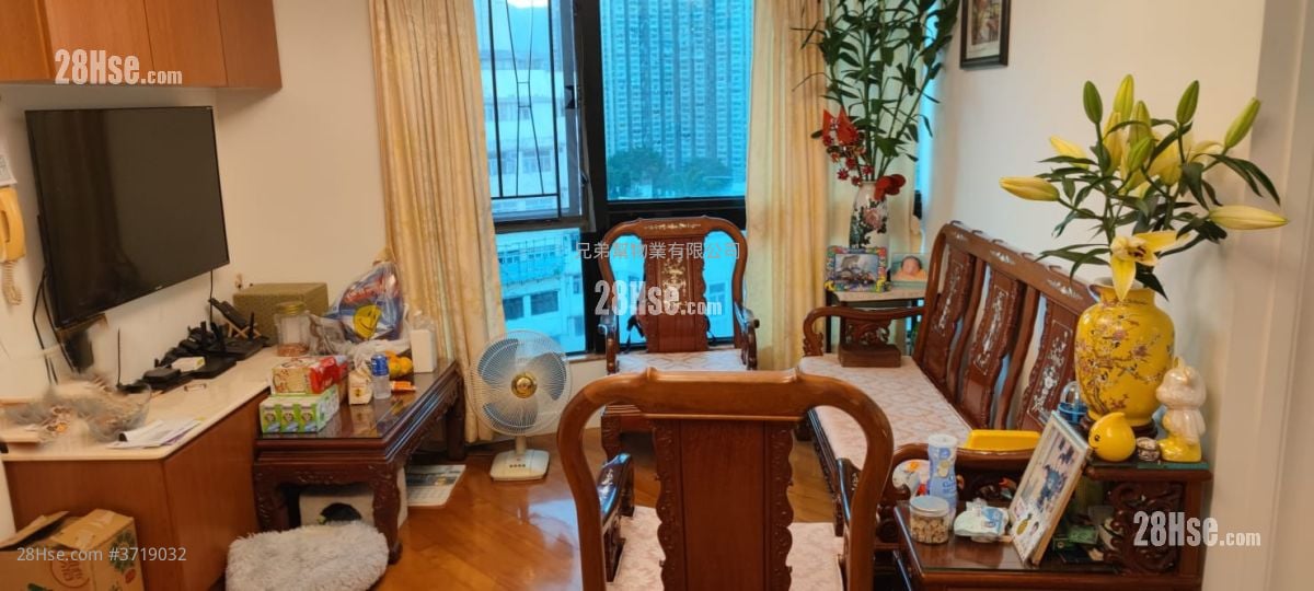 Chan Court Sell 3 Bedrooms , 2 Bathrooms 566 ft²