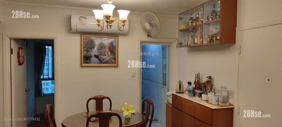 Chan Court Sell 3 Bedrooms , 2 Bathrooms 566 ft²