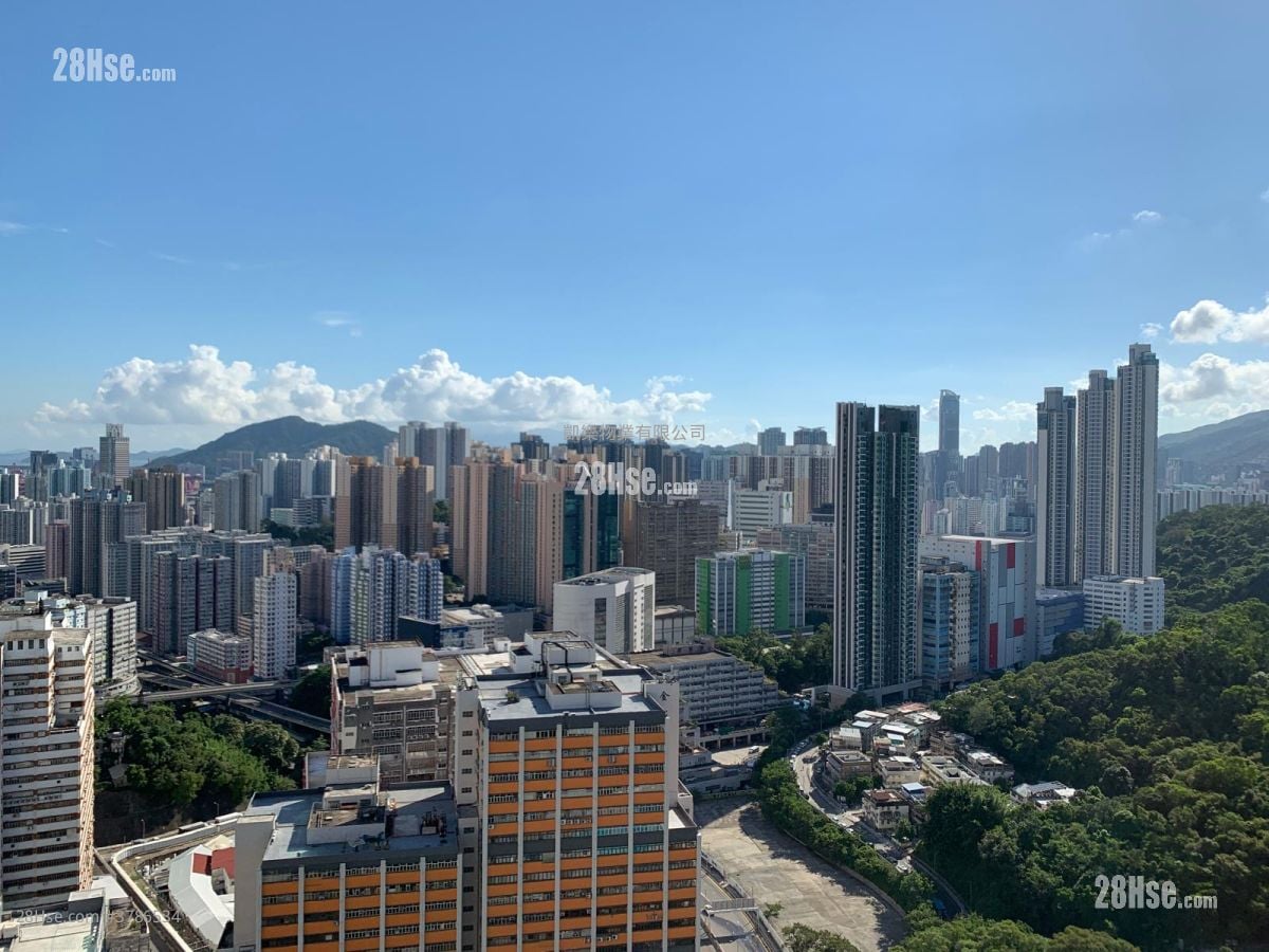 Ning Fung Court Sell 3 Bedrooms , 2 Bathrooms 650 ft²