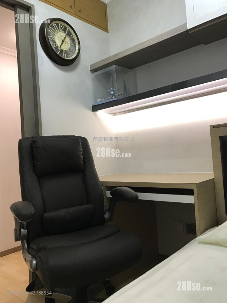 Ning Fung Court Sell 3 Bedrooms , 2 Bathrooms 650 ft²