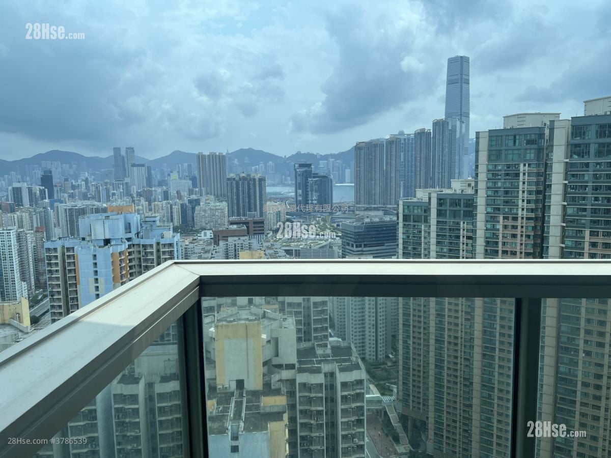 One Silversea Sell 3 Bedrooms 665 ft²