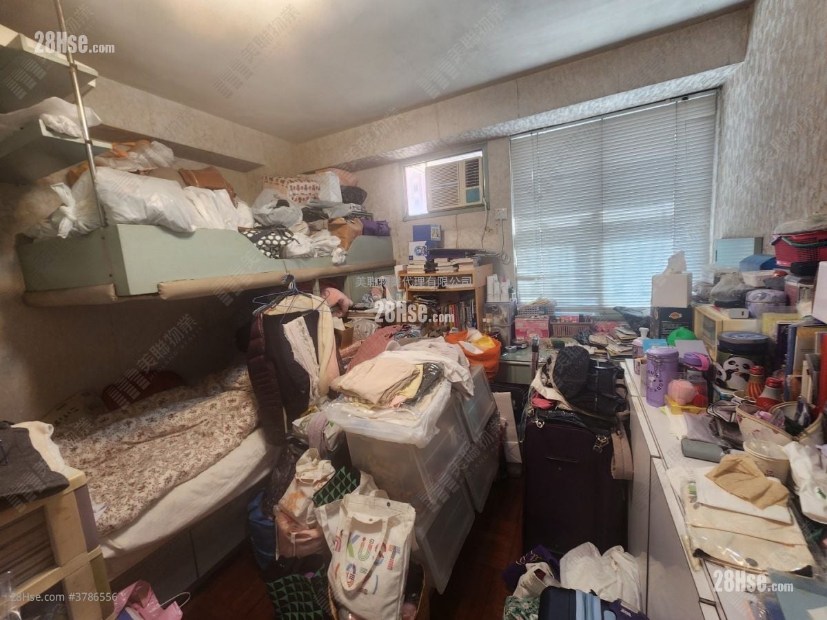 Palace Garden Sell 4 Bedrooms , 3 Bathrooms 1,367 ft²