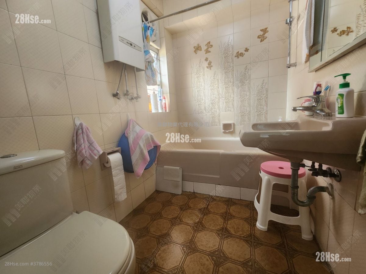 Palace Garden Sell 4 Bedrooms , 3 Bathrooms 1,367 ft²