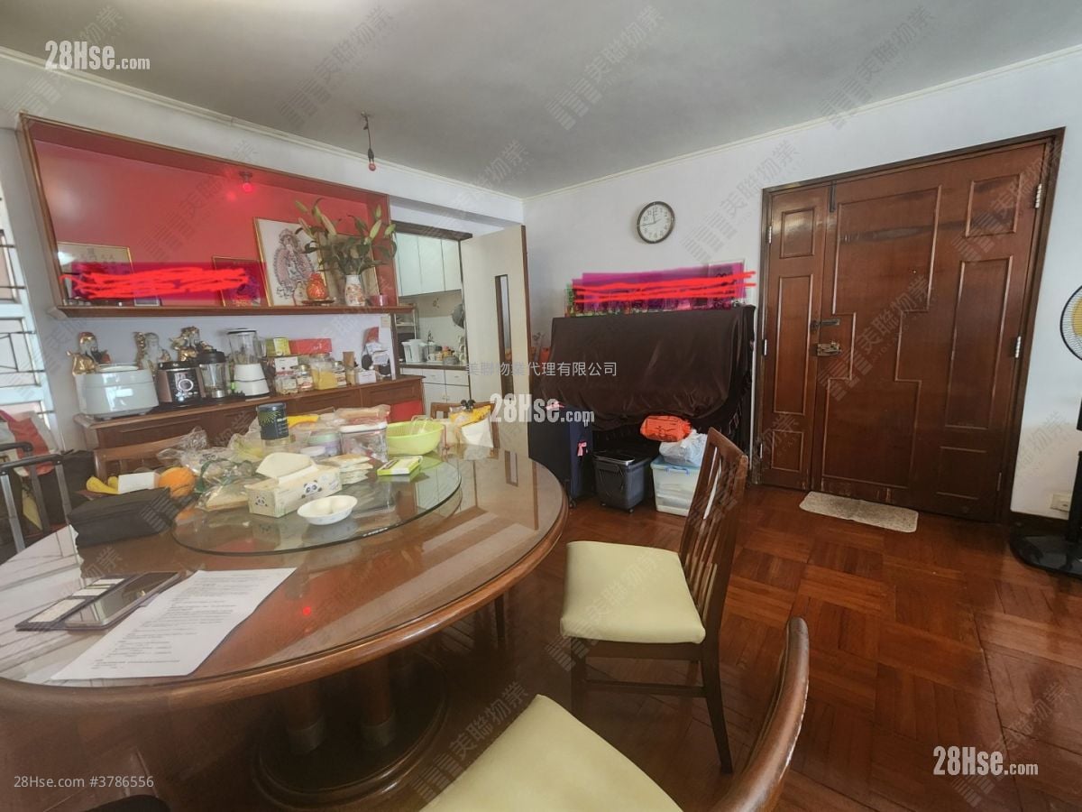 Palace Garden Sell 4 Bedrooms , 3 Bathrooms 1,367 ft²