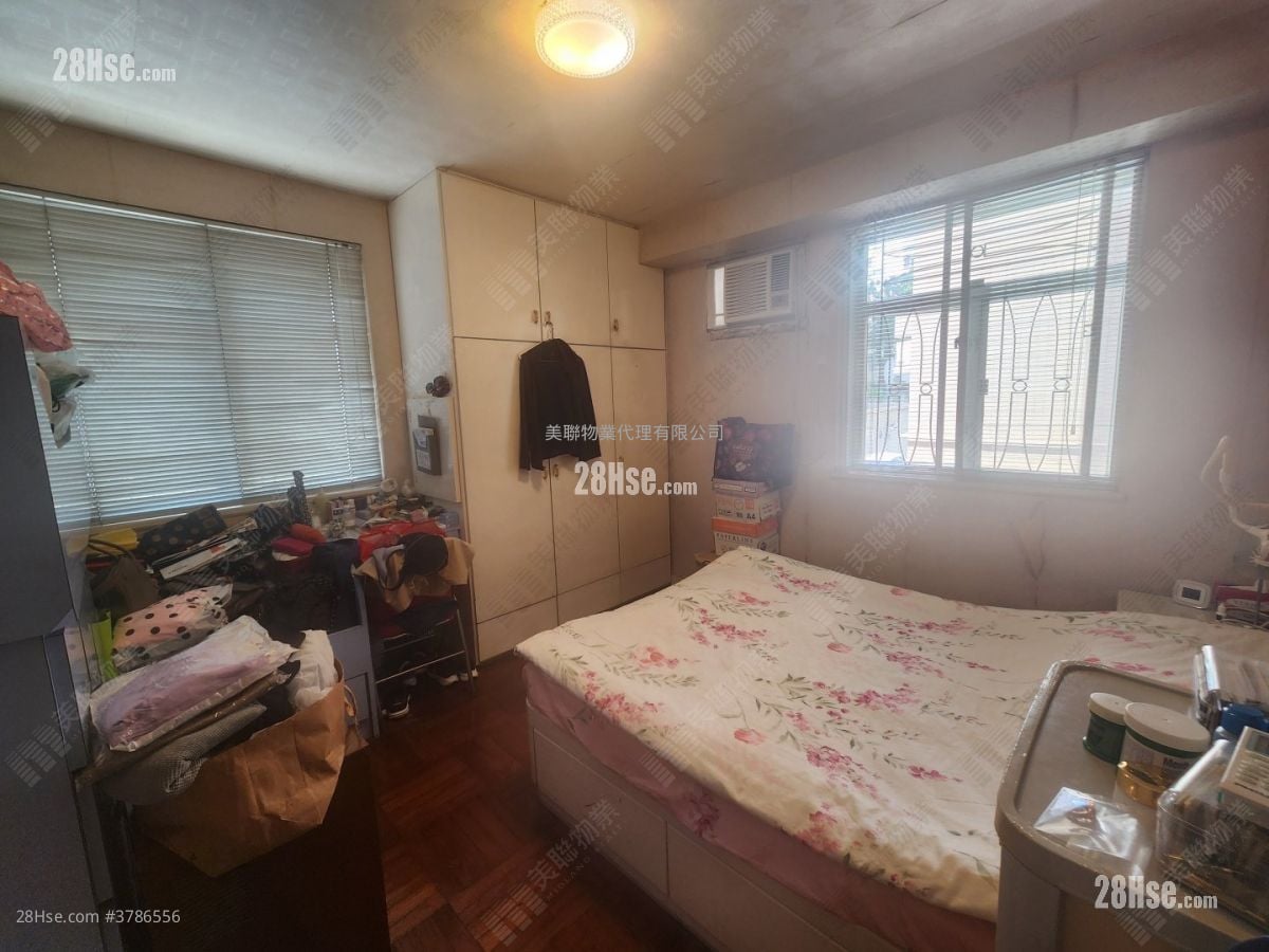 Palace Garden Sell 4 Bedrooms , 3 Bathrooms 1,367 ft²