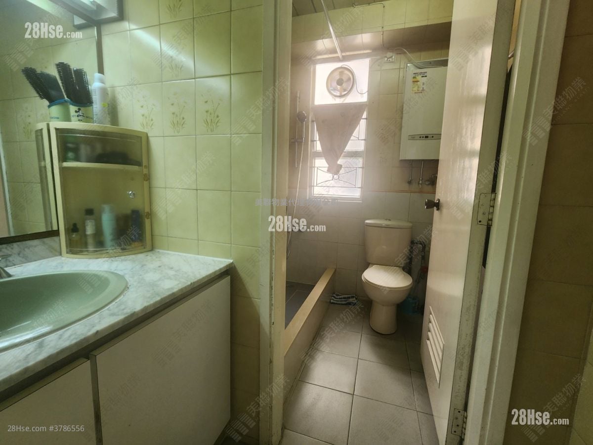 Palace Garden Sell 4 Bedrooms , 3 Bathrooms 1,367 ft²