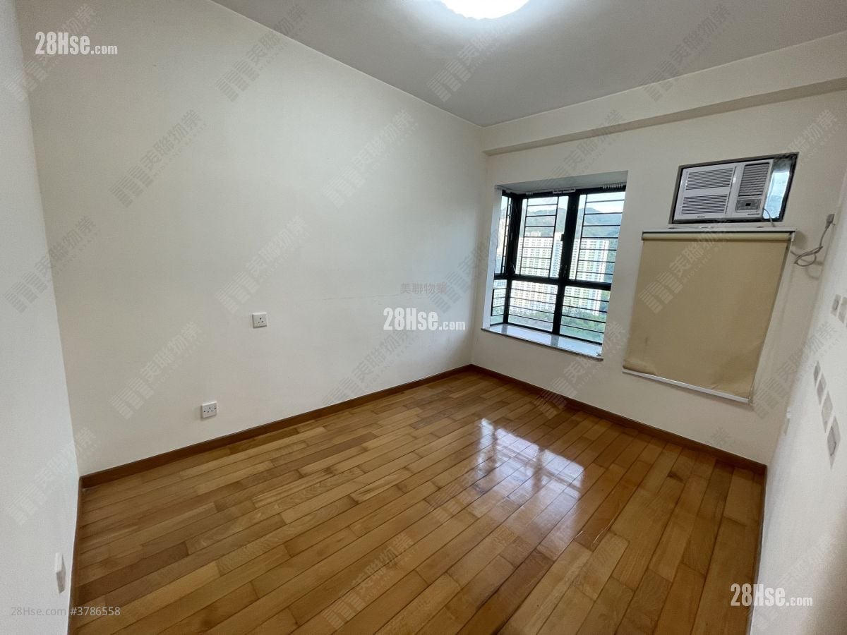 New Town Plaza Rental 954 ft²