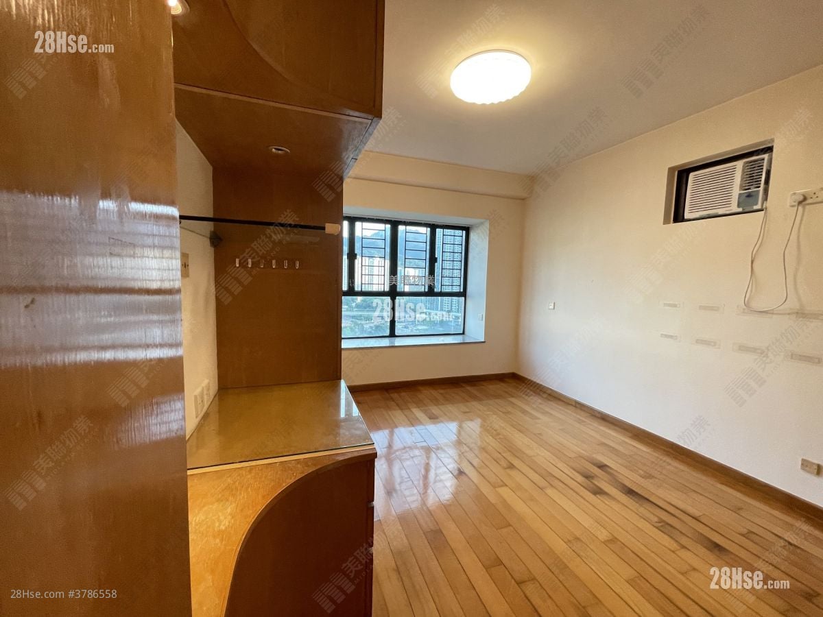 New Town Plaza Rental 954 ft²