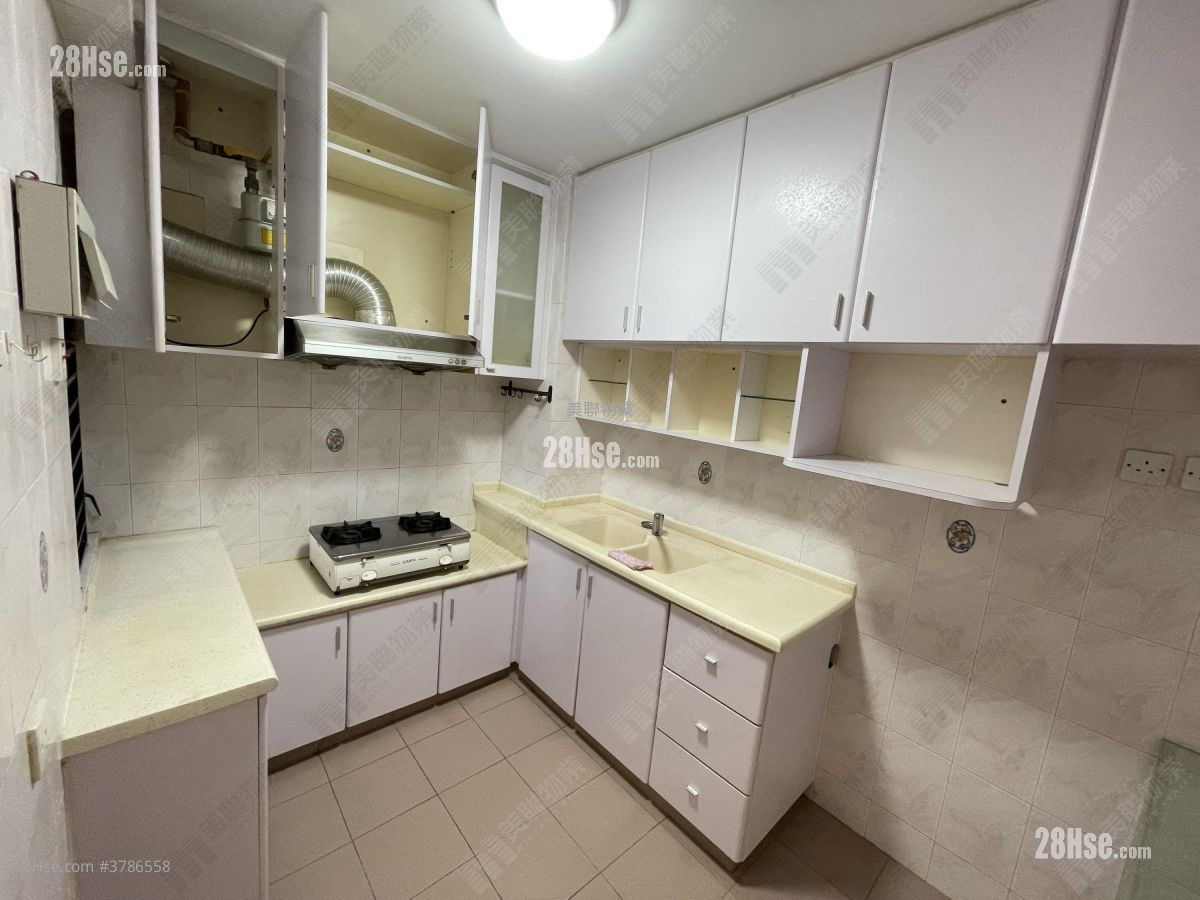 New Town Plaza Rental 954 ft²