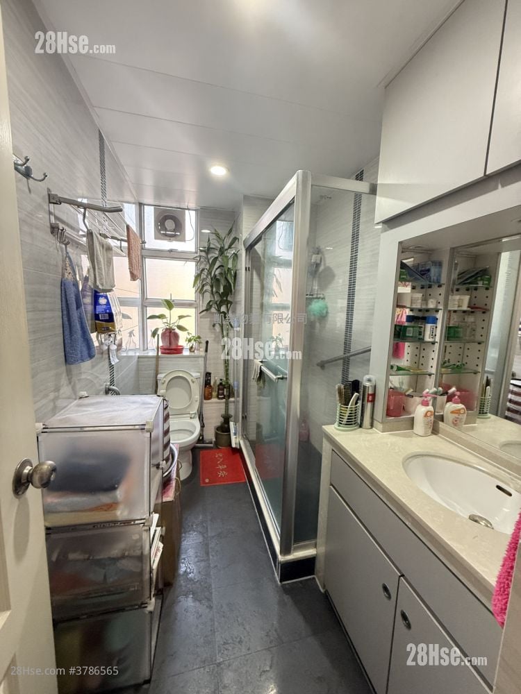 葵俊苑 售盘 3 房 , 1 浴室 645 平方尺